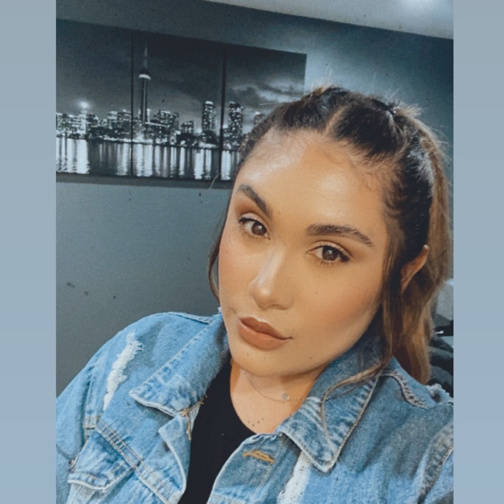 Meet your Posher, Gloria